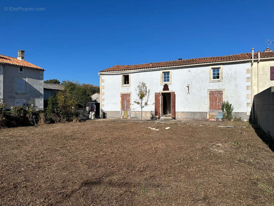 Maison à BOUILLE-COURDAULT