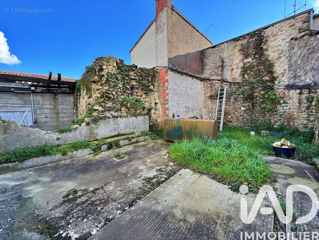 Photo 2 - Maison à MONTAIGU