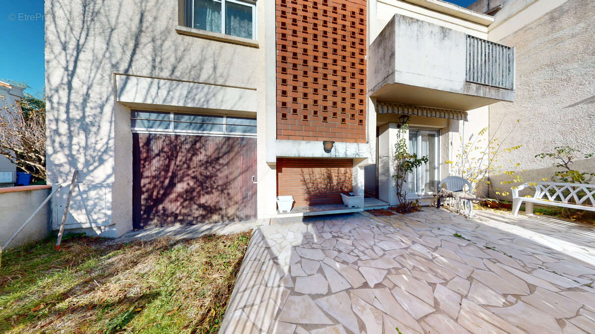 Maison à CASTELGINEST