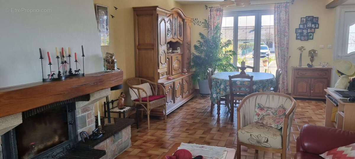 Maison à VITRY-EN-CHAROLLAIS