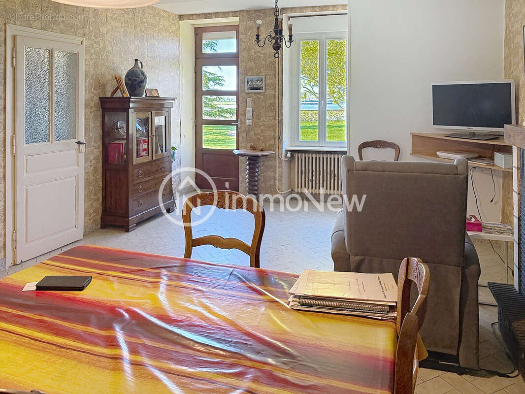 Maison à LE VAL-SAINT-PERE