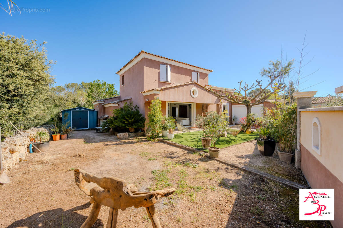 Maison 130 m² à Pierrefeu-Du-Var  - photo 2