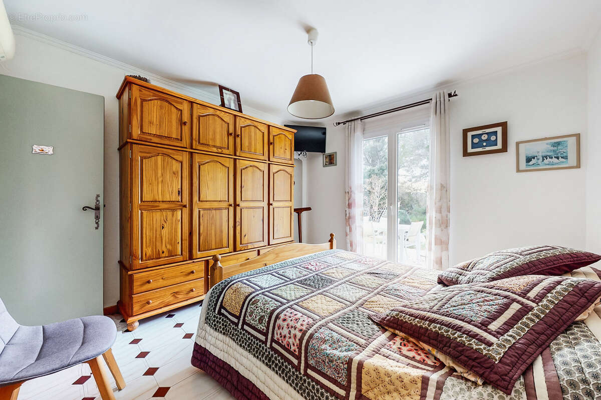 Maison à ROQUEBRUNE-SUR-ARGENS