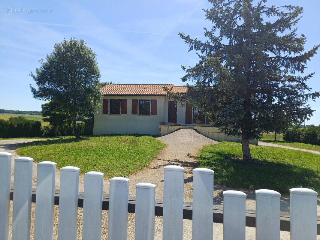 Maison à BARRO