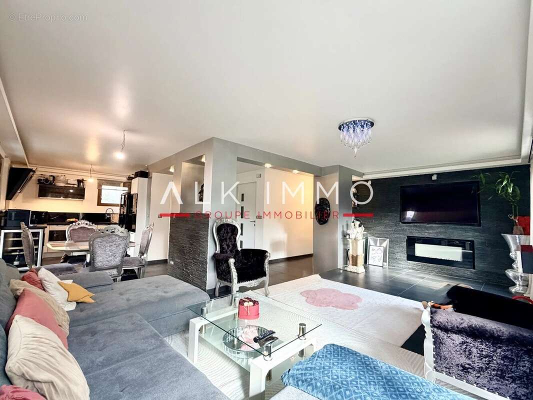 Appartement à VILLE-LA-GRAND