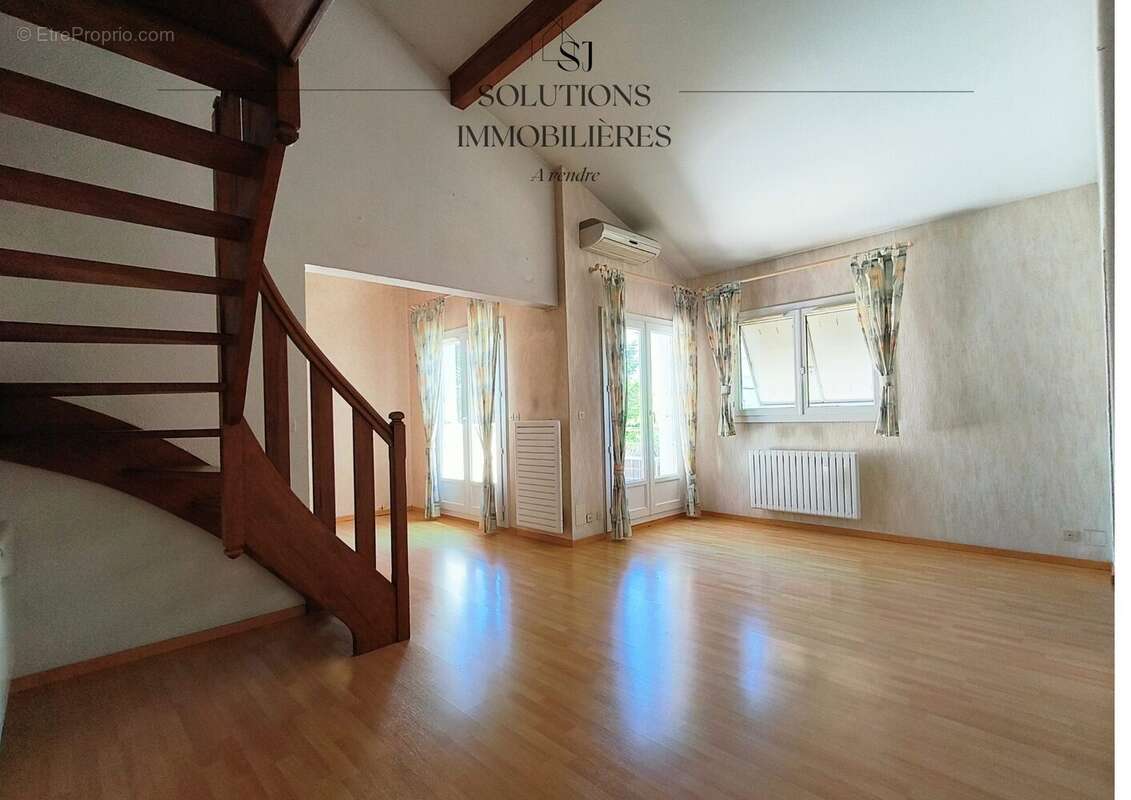 Appartement à SAINT-CLAIR-DU-RHONE