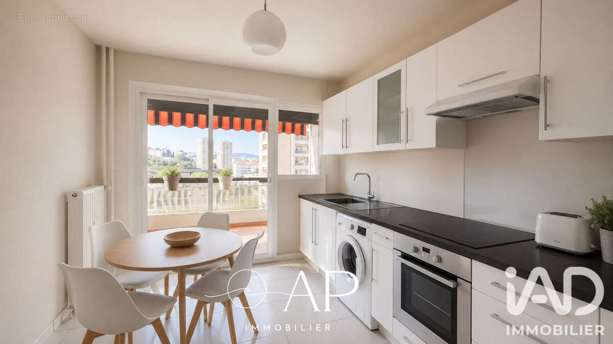 Appartement 81 m² à Toulon  - photo 3