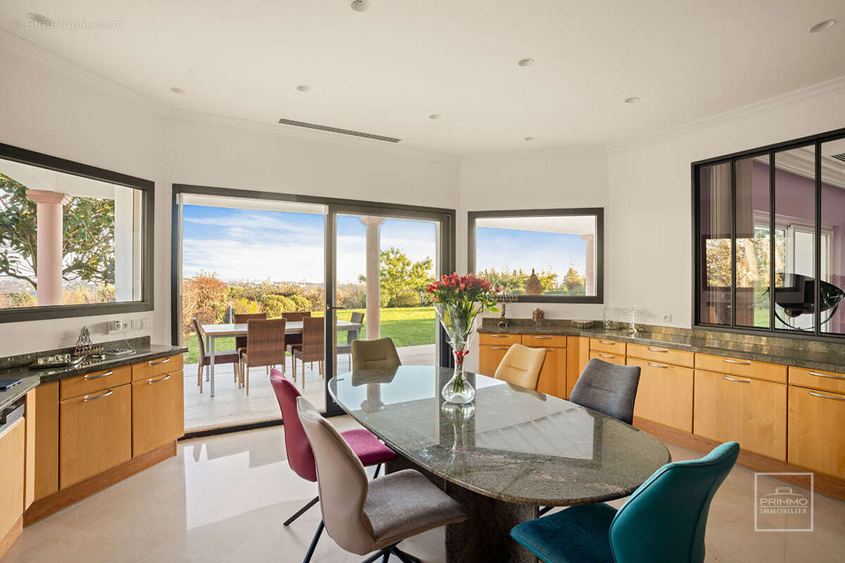 Maison à SAINT-CYR-AU-MONT-D'OR