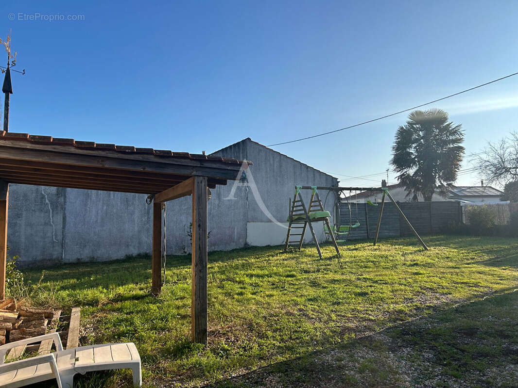 Maison à L'ILE-D'ELLE