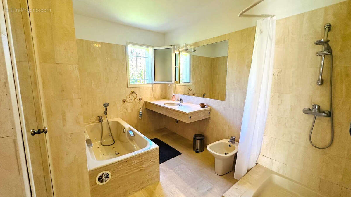 Maison à VAISON-LA-ROMAINE