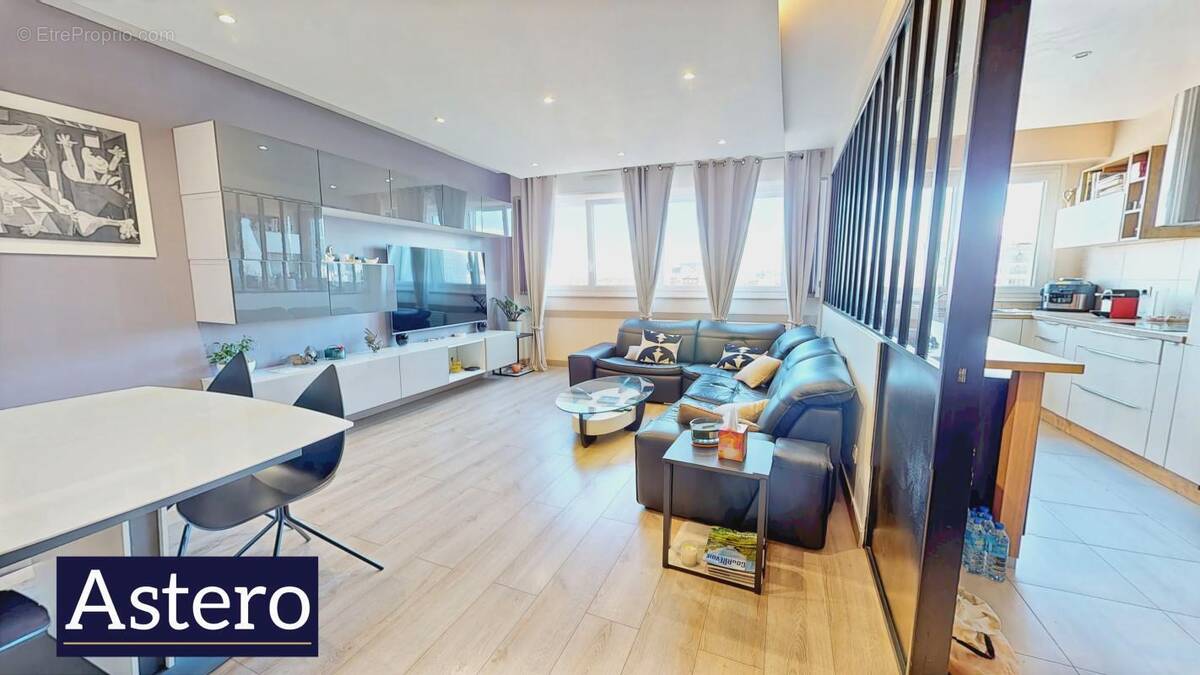 Appartement à COURBEVOIE