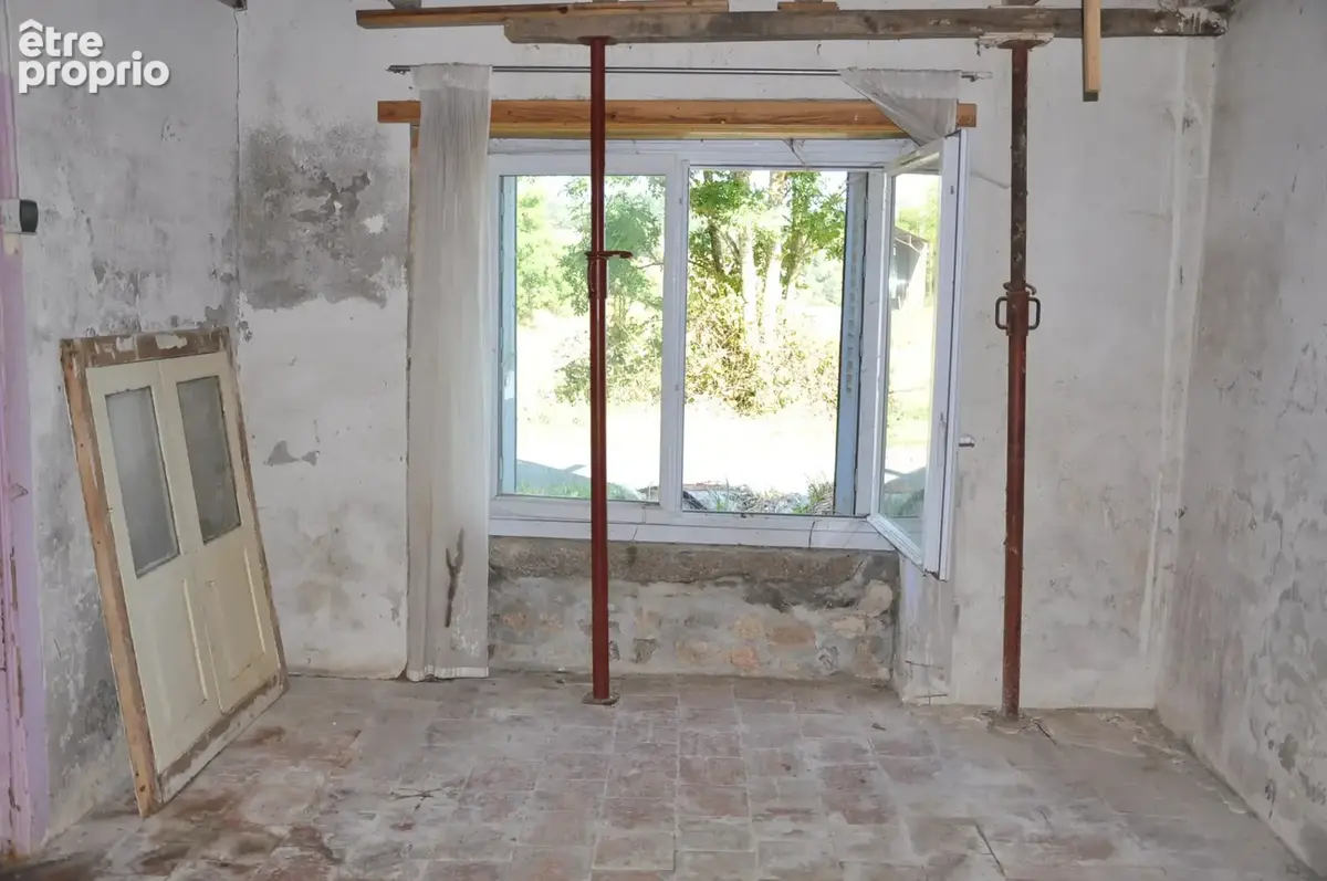 Maison en pierre de granite à fort potentiel aménageable, avec un petit terrain, et une vue exceptionnelle... - photo 6
