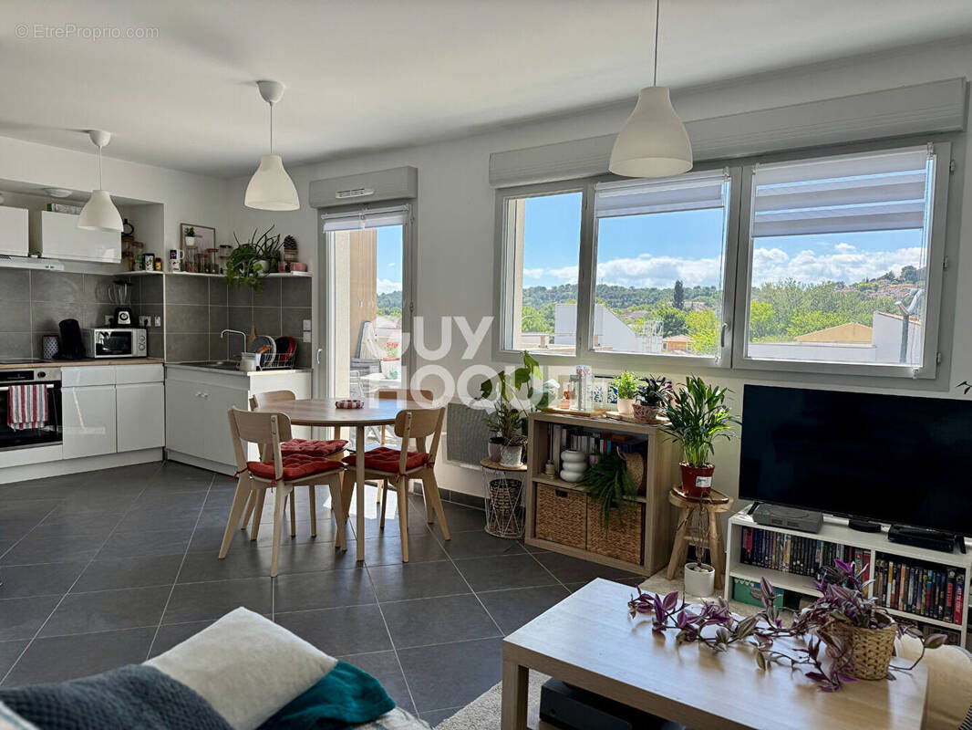 Appartement à CHATEAUNEUF-DE-GADAGNE