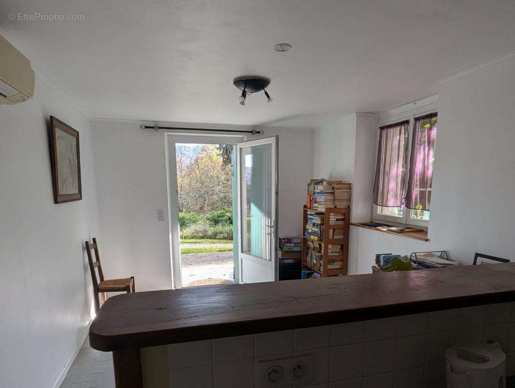 Maison à SAINT-PIERRE-DE-RIVIERE