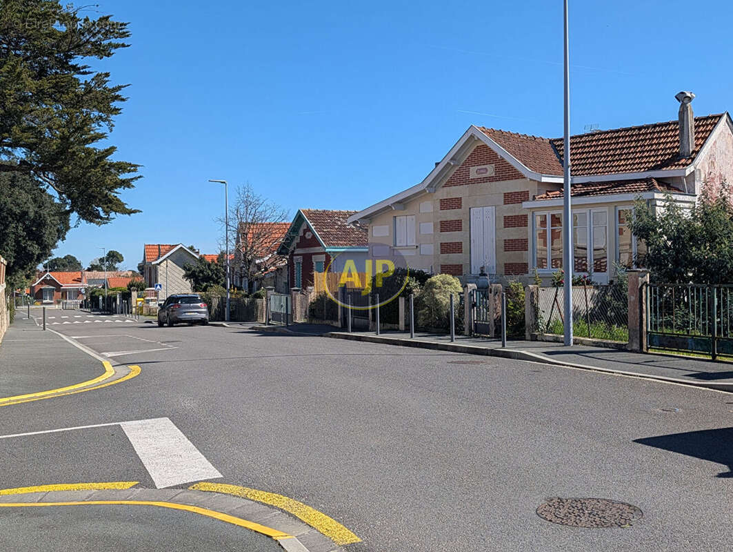 Terrain à LE VERDON-SUR-MER