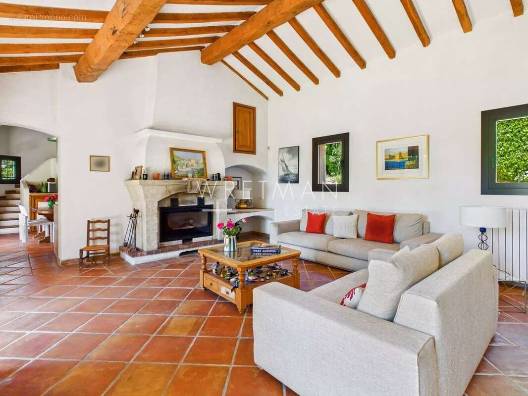 Maison à CALLIAN