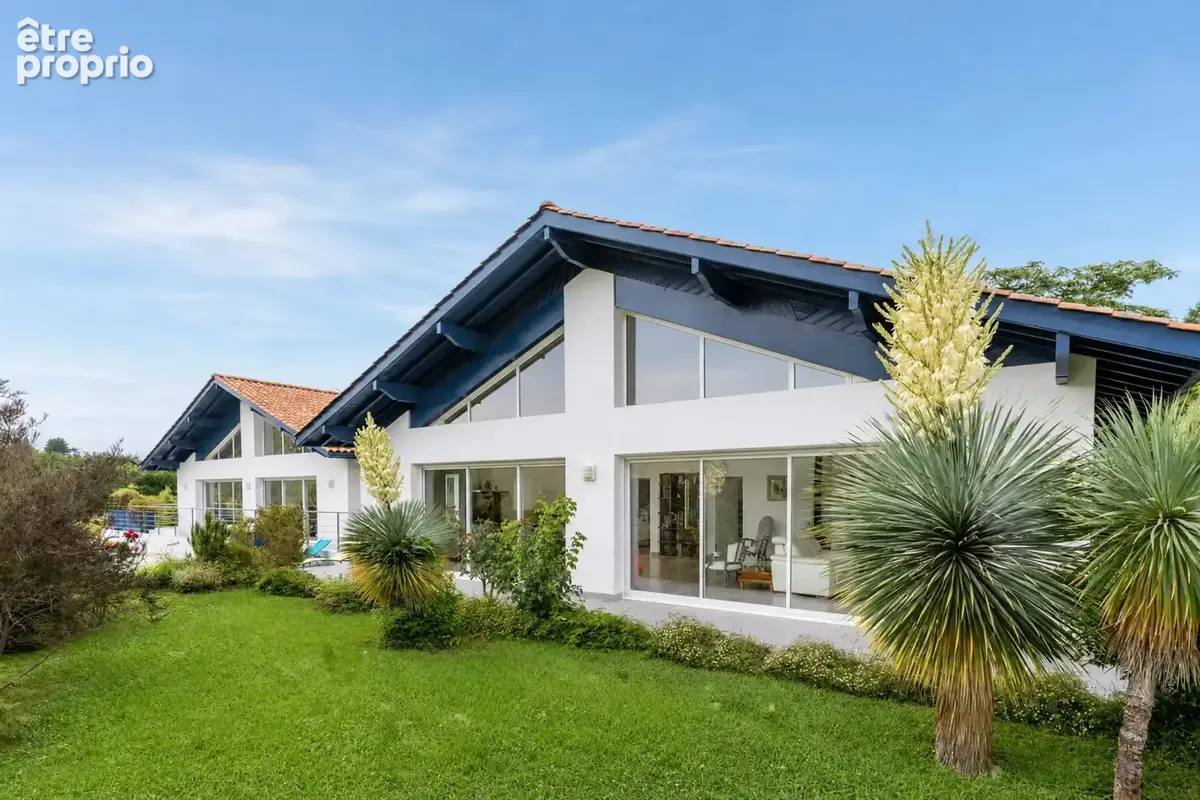 Propriété familiale de 295 m2 avec piscine, vue Rhune et parc paysager de 3 000 m2 - photo 6