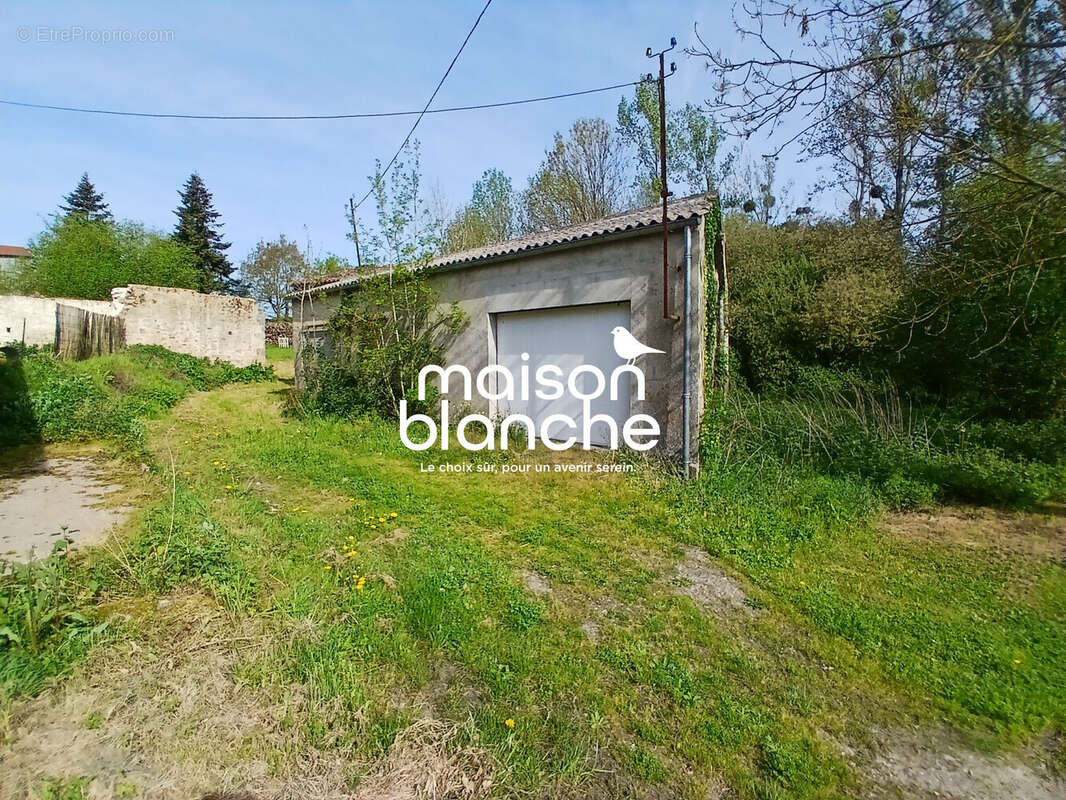 Maison à AZAY-SUR-THOUET