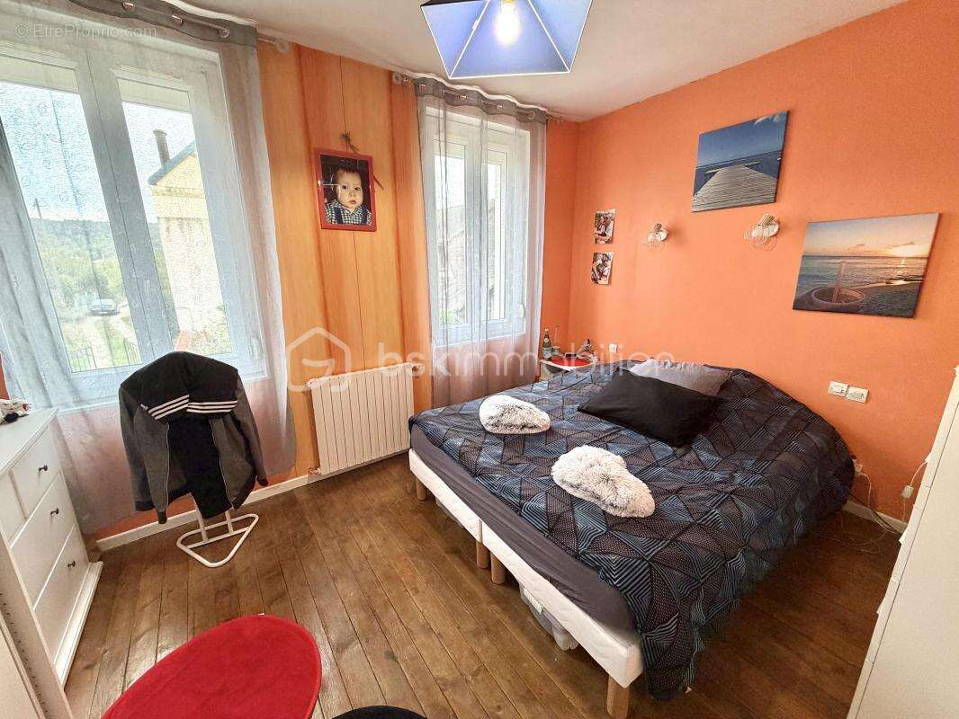 Maison à SAINT-ETIENNE-DU-ROUVRAY