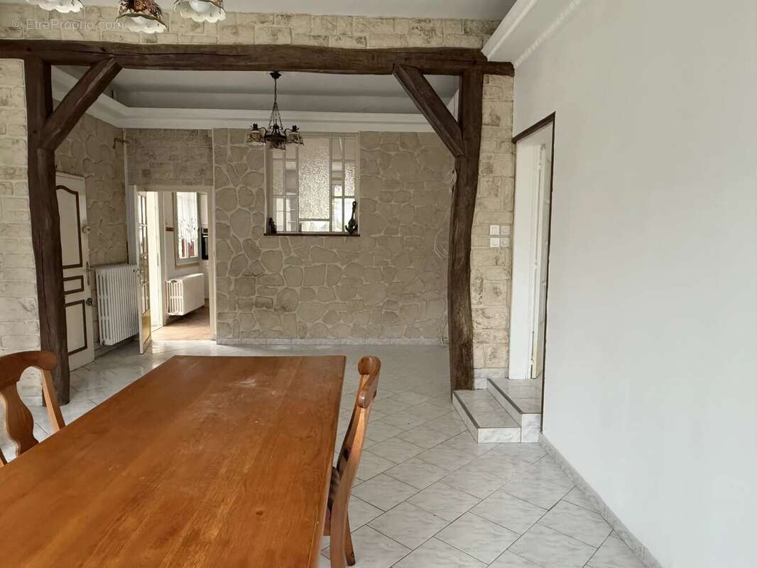 Maison à VILLENEUVE-L'ARCHEVEQUE