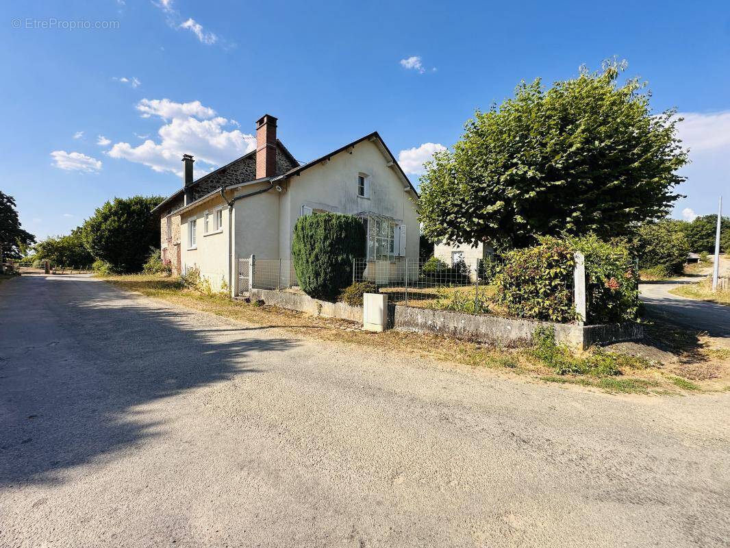 Maison à LA PORCHERIE
