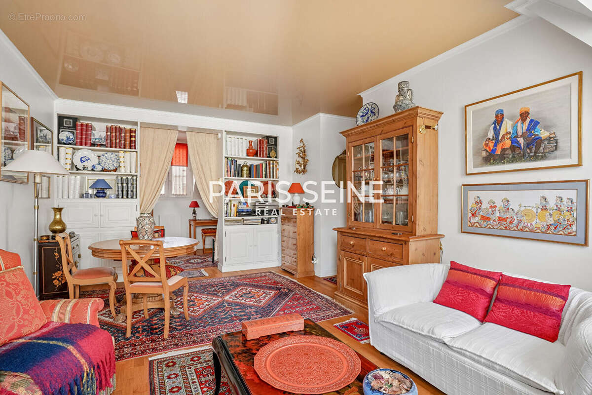 Appartement à PARIS-1E