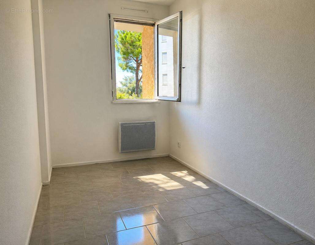 Appartement à BORMES-LES-MIMOSAS