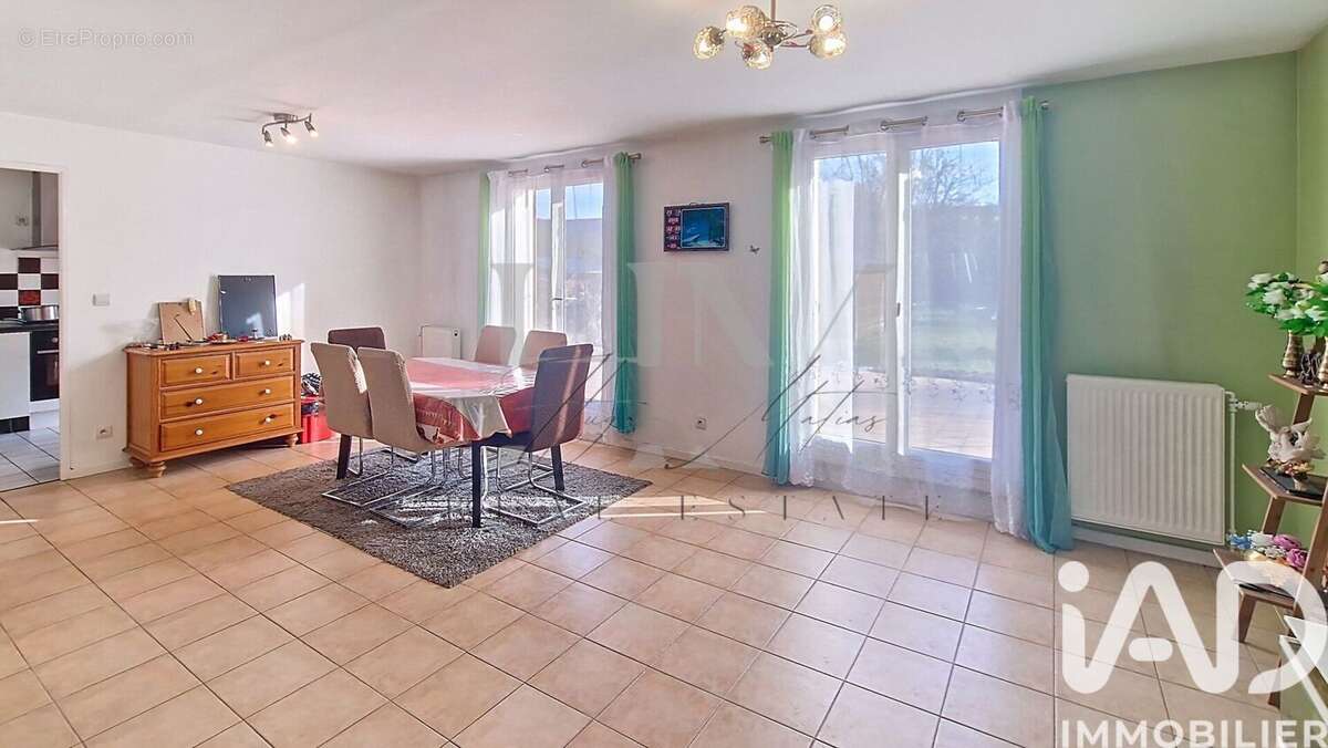 Photo 2 - Maison à PONTAULT-COMBAULT