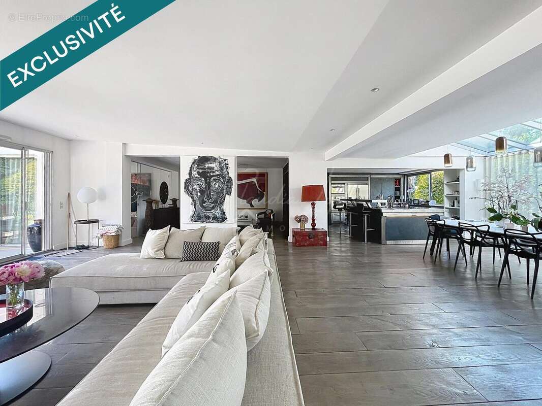 Maison 280 m² à Rocquencourt  - photo 4