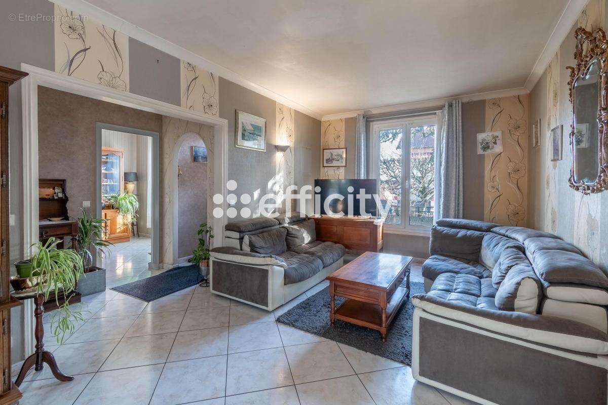 Maison à VILLENEUVE-LE-ROI