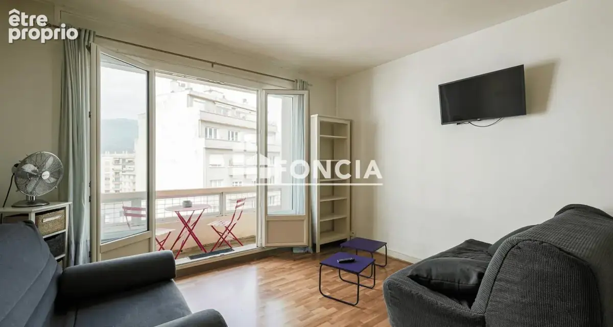 T1 meuble balcon dernier etage belle vue - photo 8