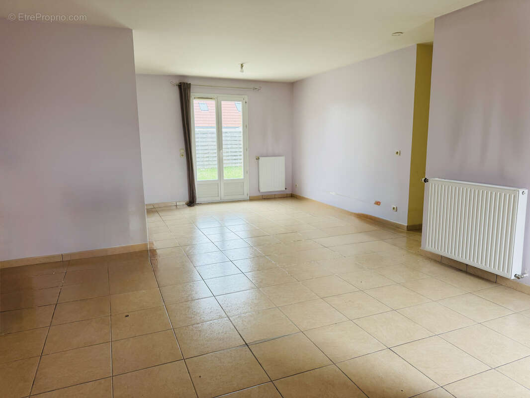 Maison à AMILLY