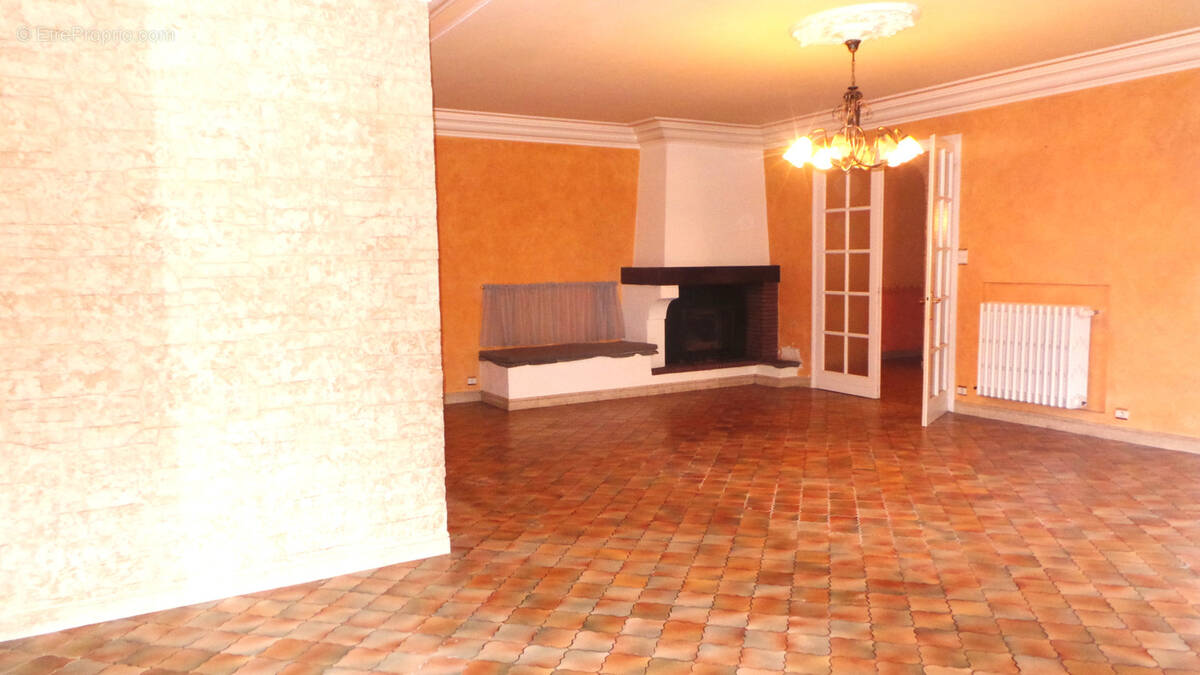 Maison à NIEUL-LE-DOLENT