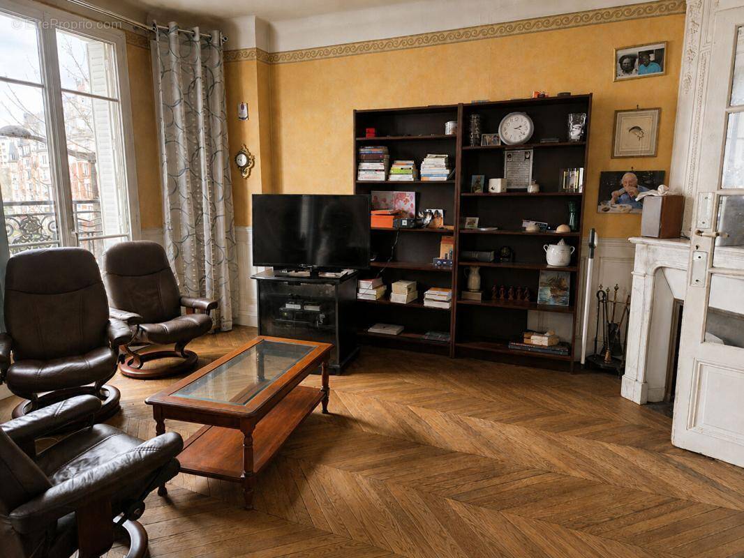 Appartement à PARIS-18E