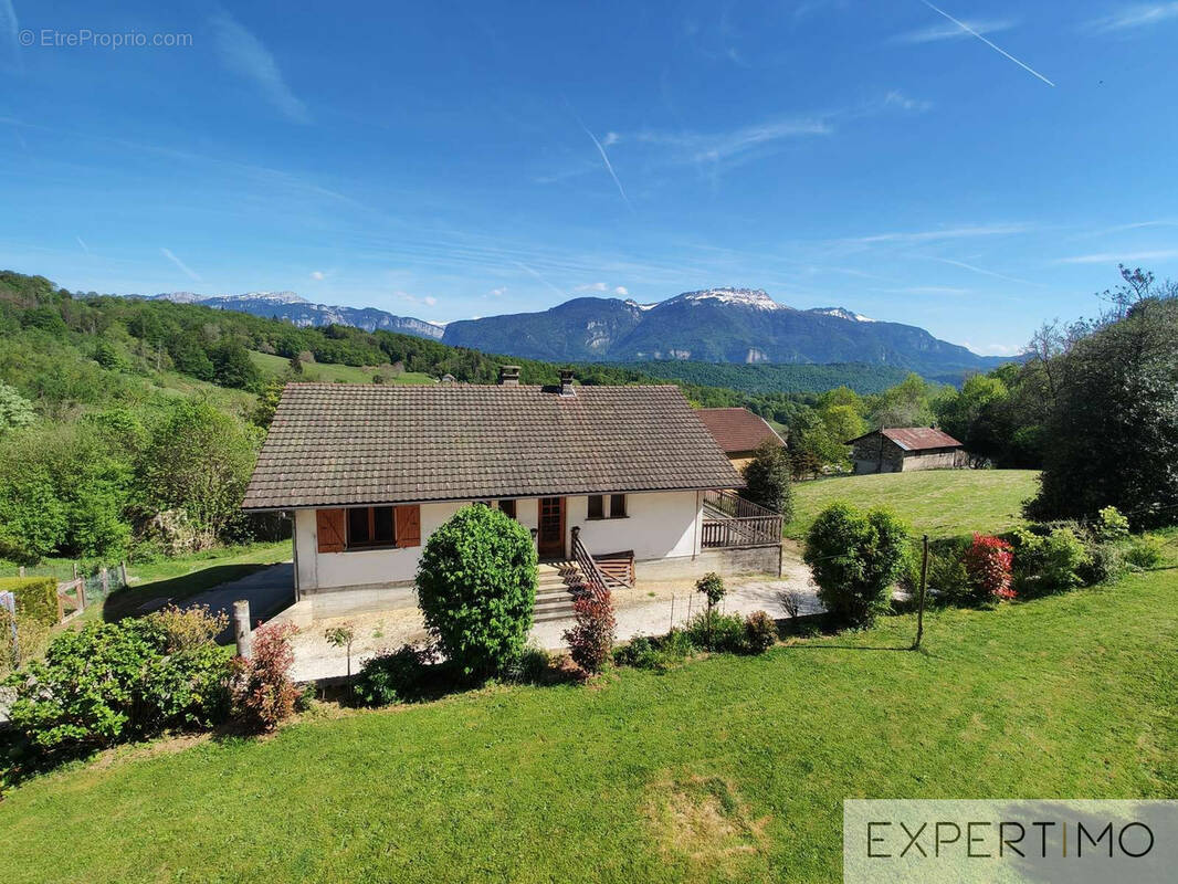 Maison a renover - opportunite rare - grand sous-sol - au calme - vue montagnes - photo 3
