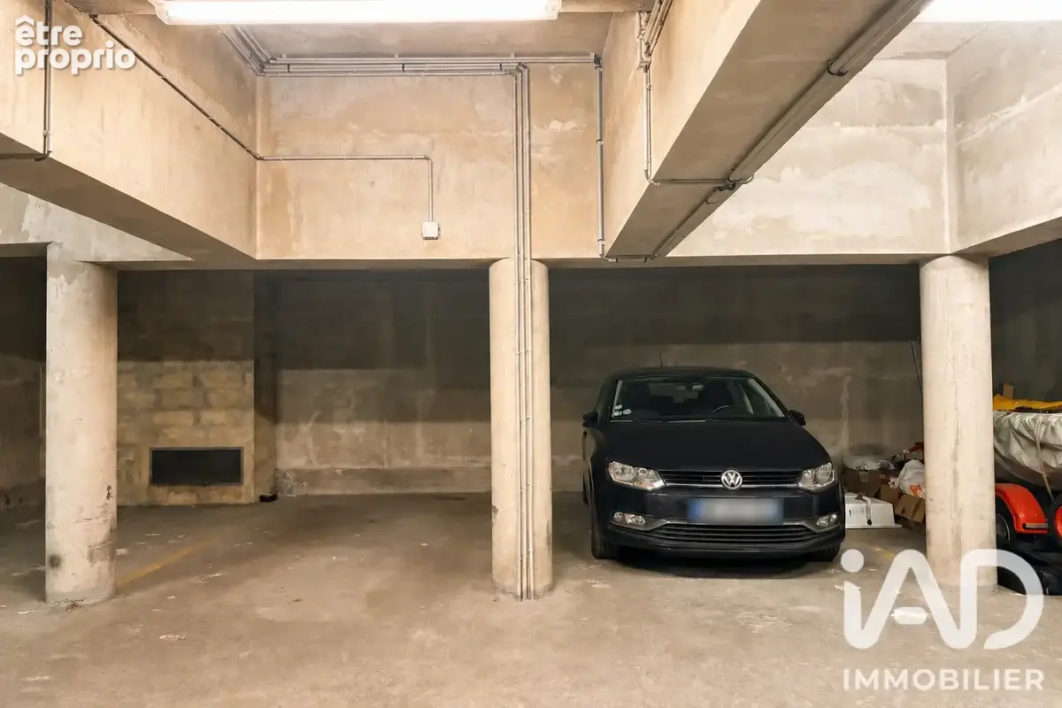 Photo 1 - Parking à PARIS-17E