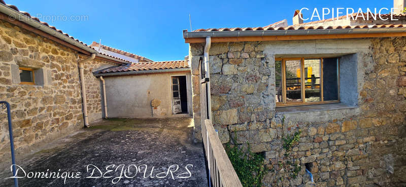 Maison à SAINT-MICHEL-DE-CHABRILLANOUX