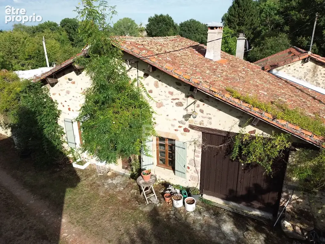 Maison à AVAILLES-LIMOUZINE