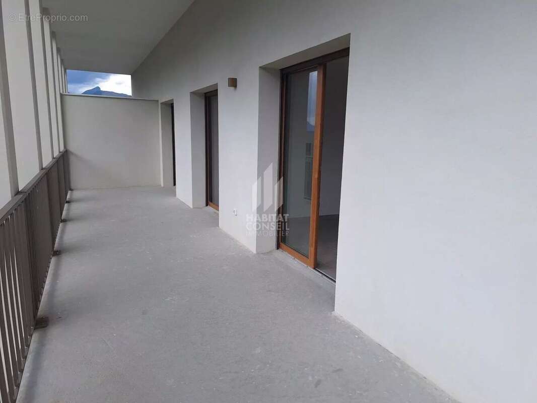Appartement à LE PONT-DE-CLAIX