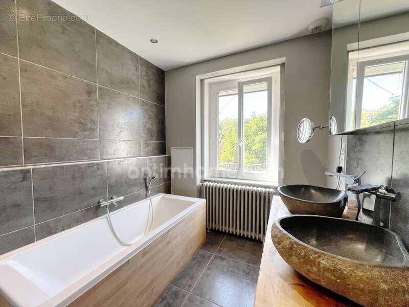 Maison à SAINT-DIDIER-SUR-BEAUJEU