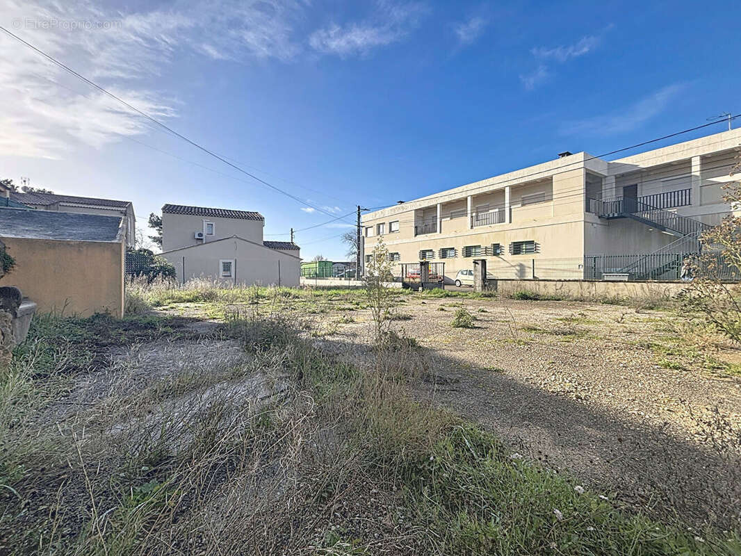 Terrain à SALON-DE-PROVENCE
