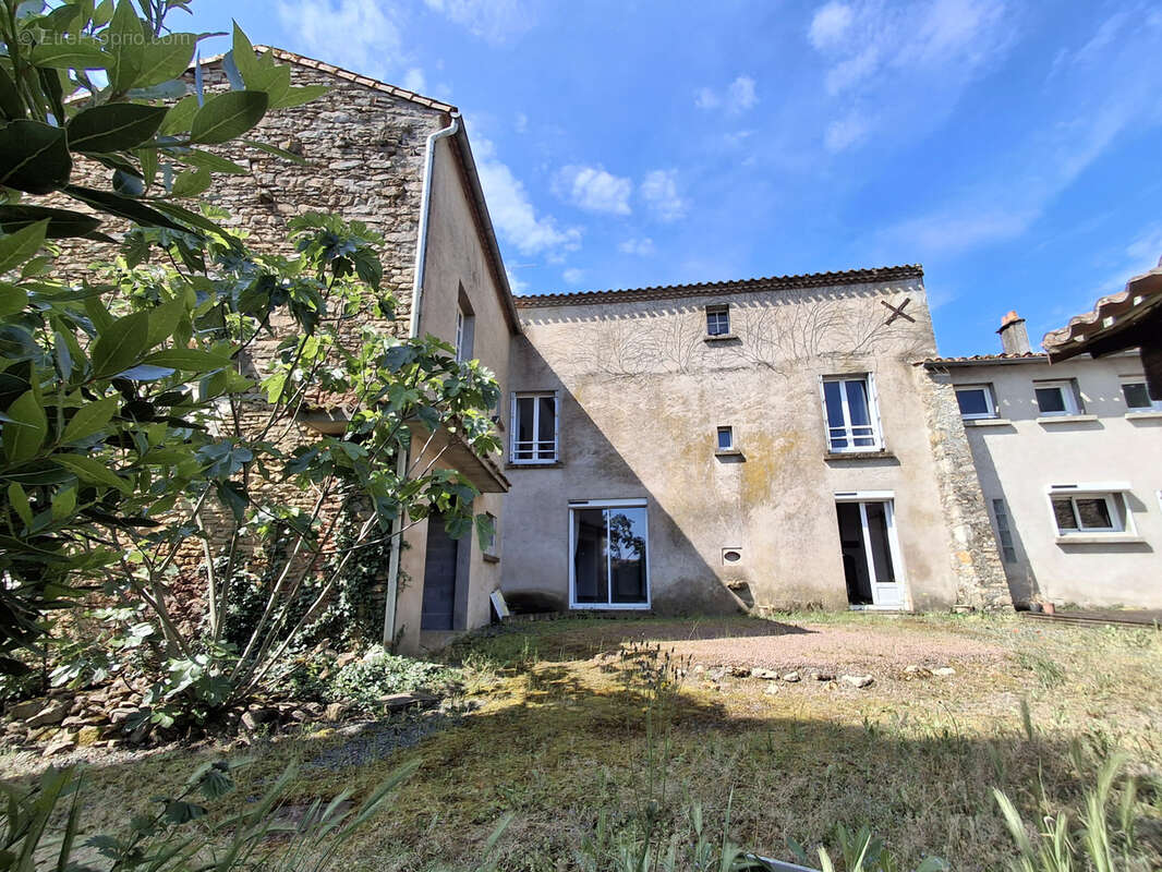 Maison à SAINT-VINCENT-STERLANGES