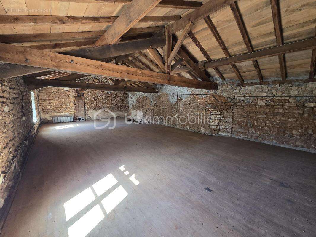 Ensemble immobilier à fort potentiel – calme, verdure et multiples dépendances - photo 19