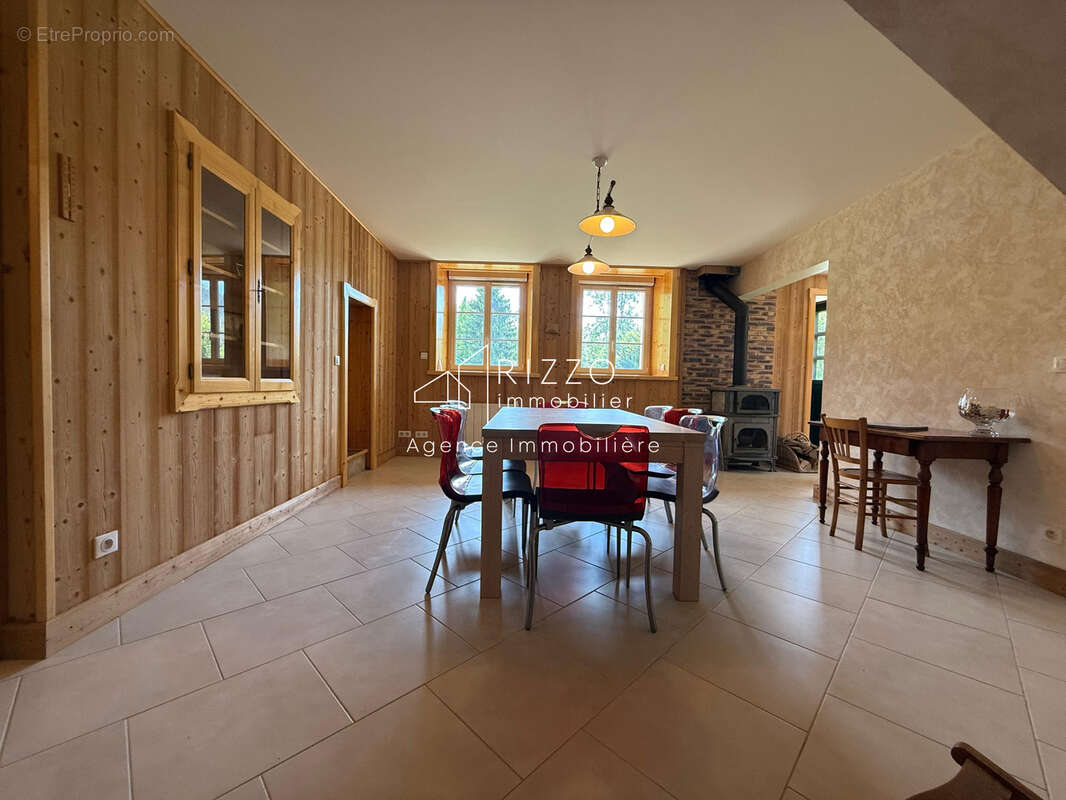 Maison à MIJOUX