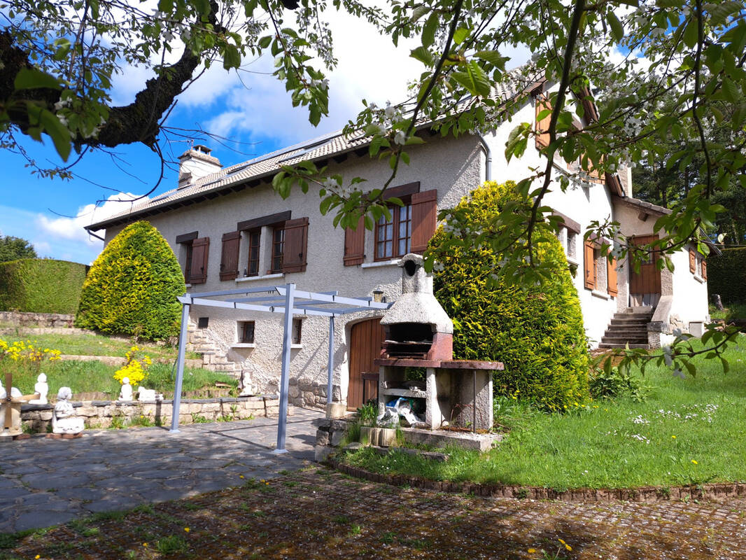 Maison à LE CHAMBON-SUR-LIGNON