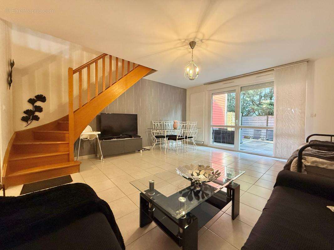 Maison à CHENOVE