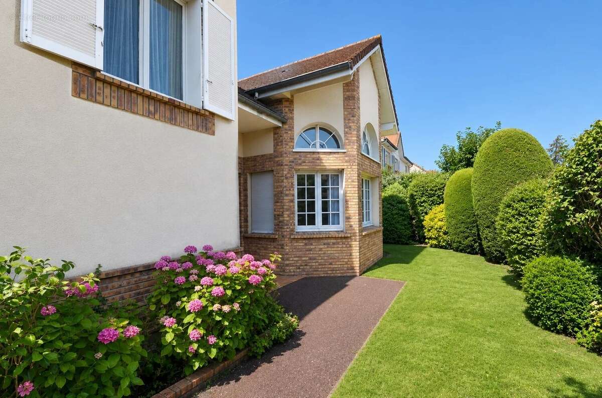Maison à CROISSY-SUR-SEINE