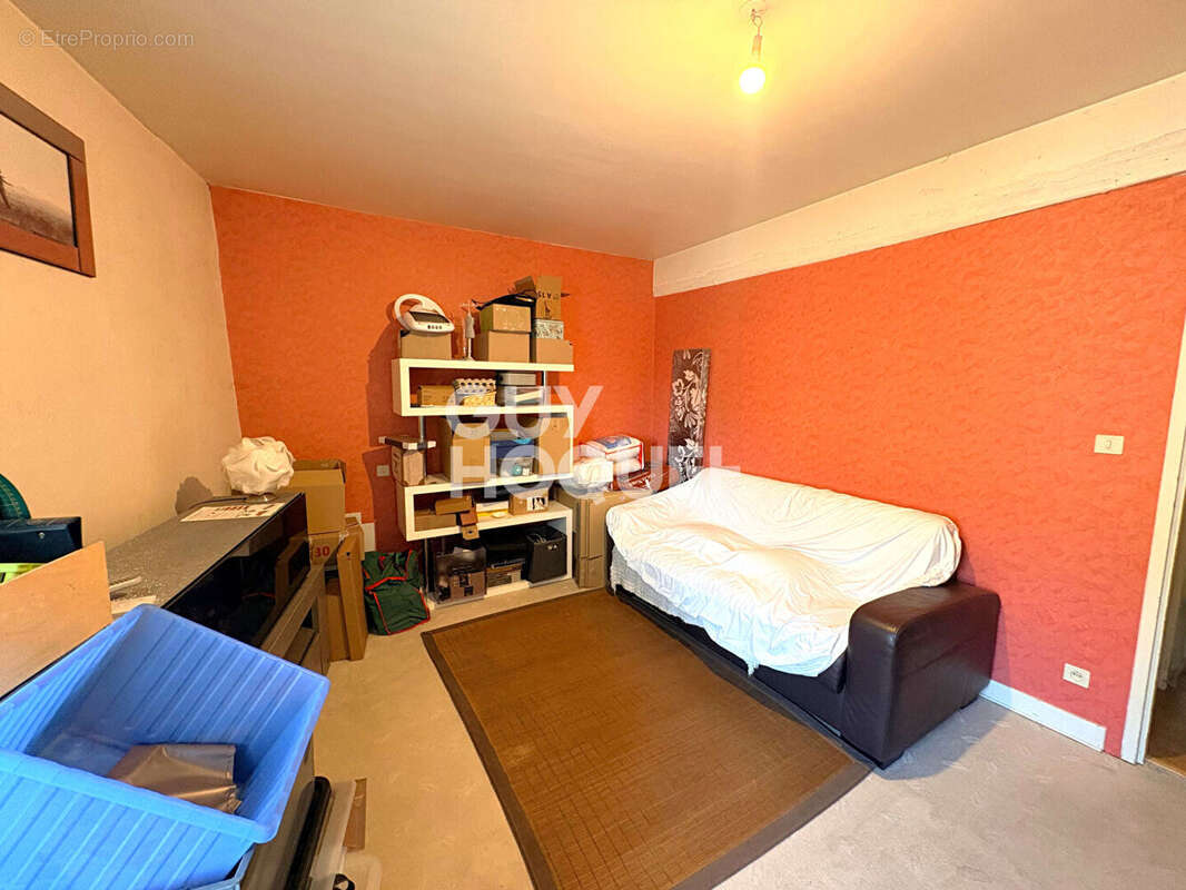 Appartement à PRECIEUX