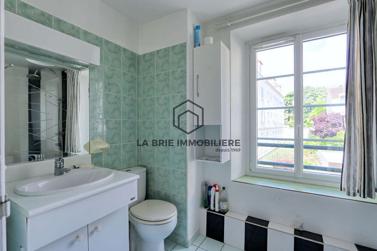 Appartement à BRIE-COMTE-ROBERT
