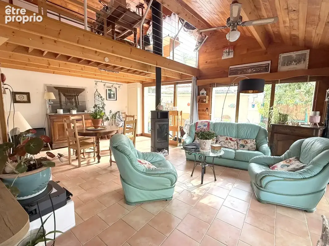 MAISON de 144 m2 sur 2 niveaux et grand garage, dépendances en bordure de Claise. - photo 3